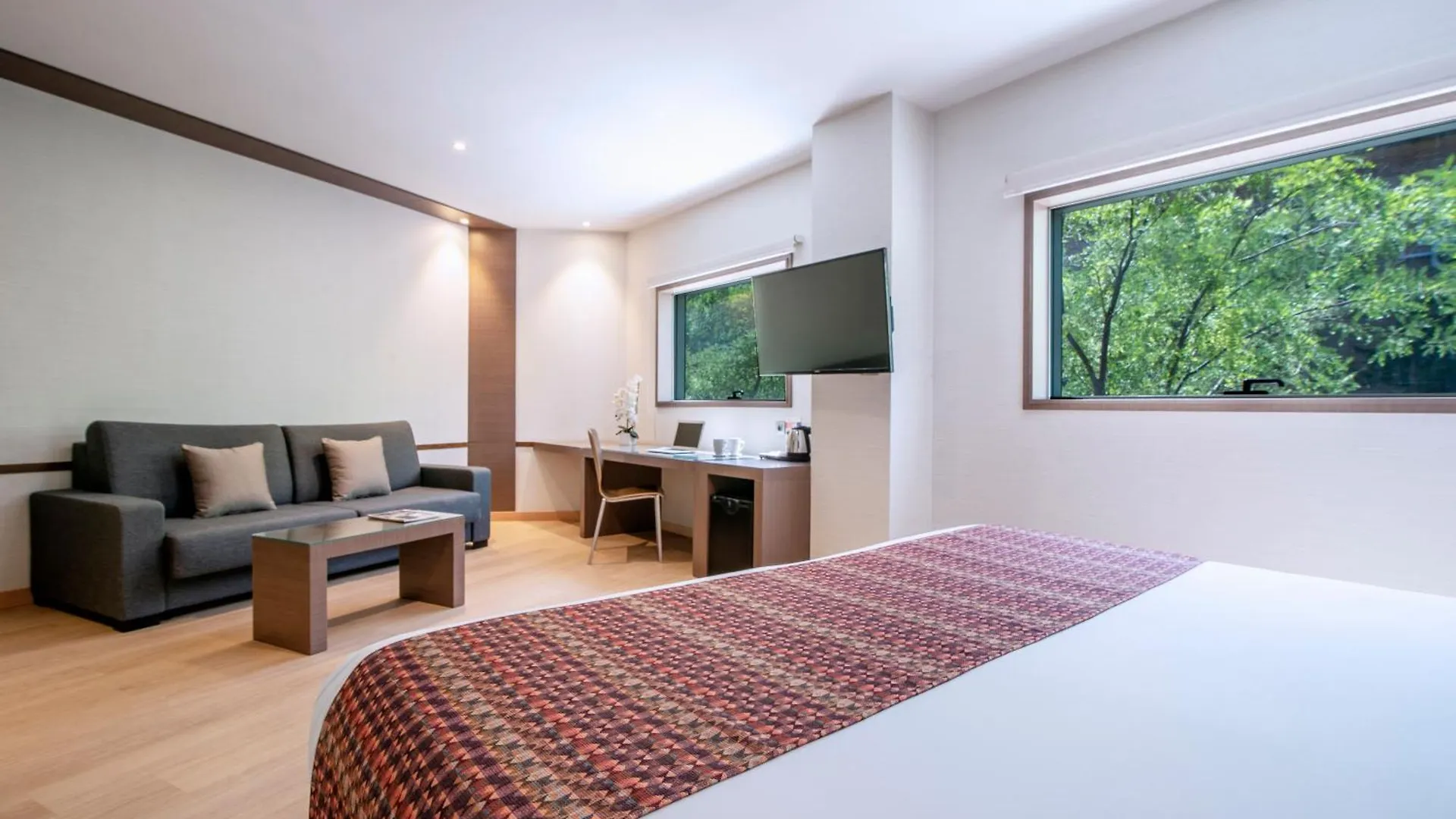 Hotel Granada By Pierre & Vacances