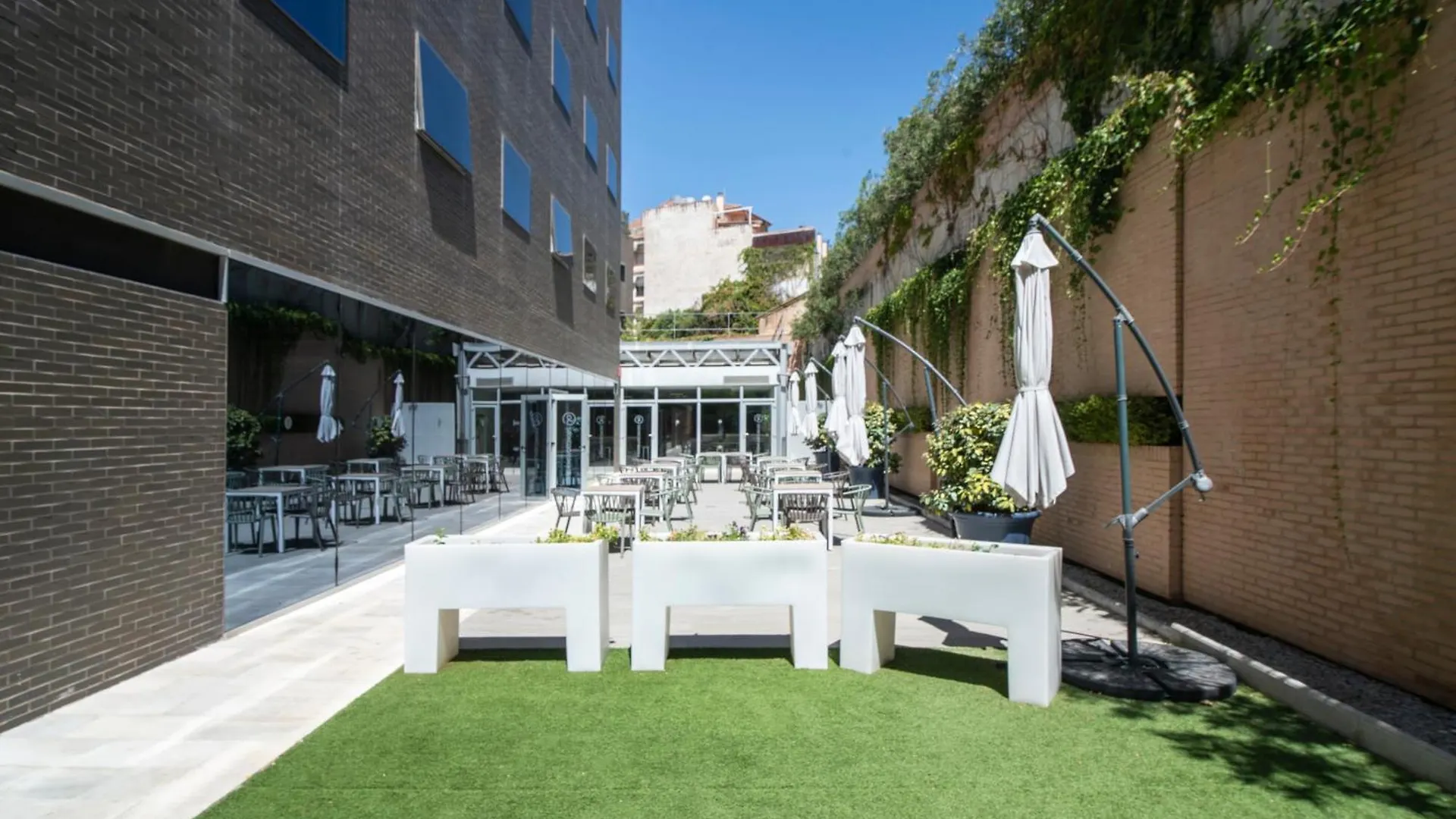 Hotel Granada By Pierre & Vacances