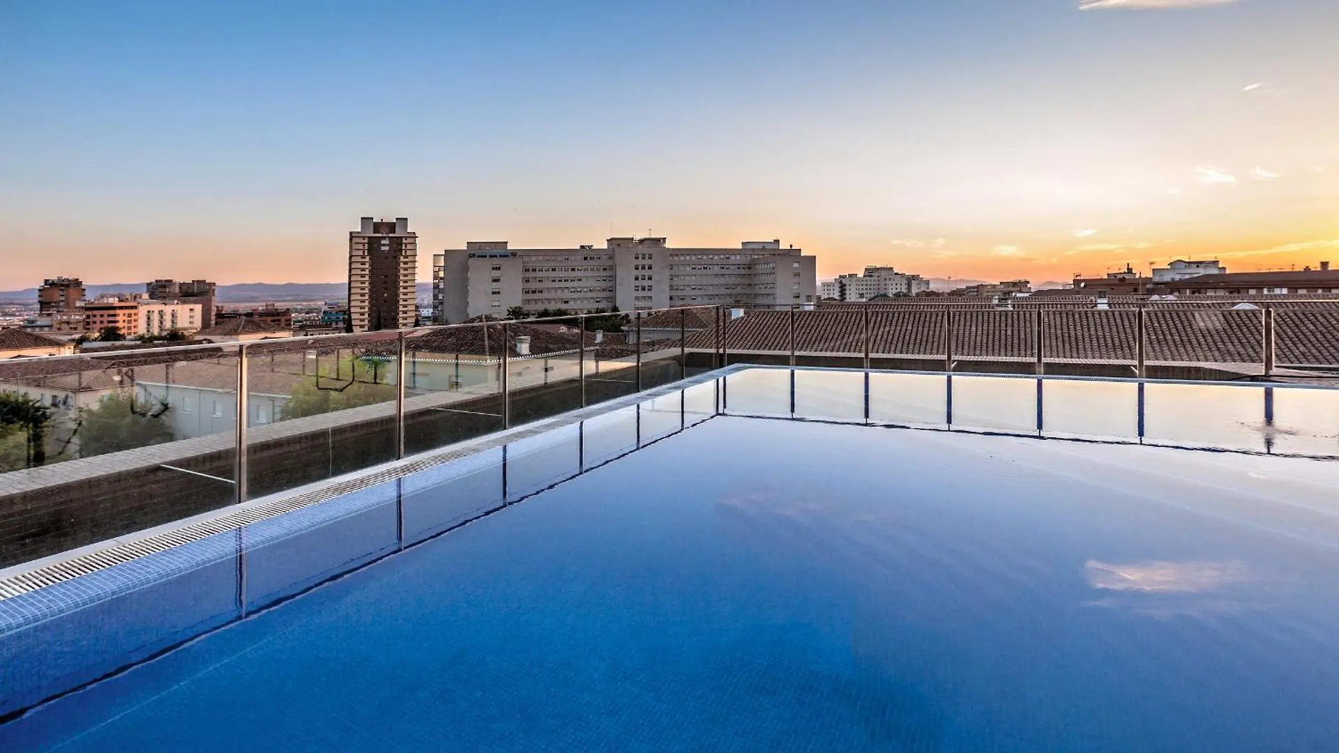 Hotel Granada By Pierre & Vacances