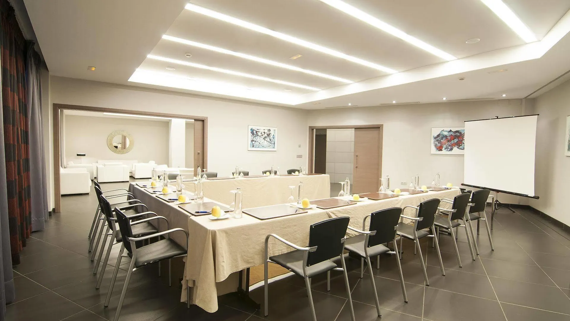 Hotel Granada By Pierre & Vacances 4*,