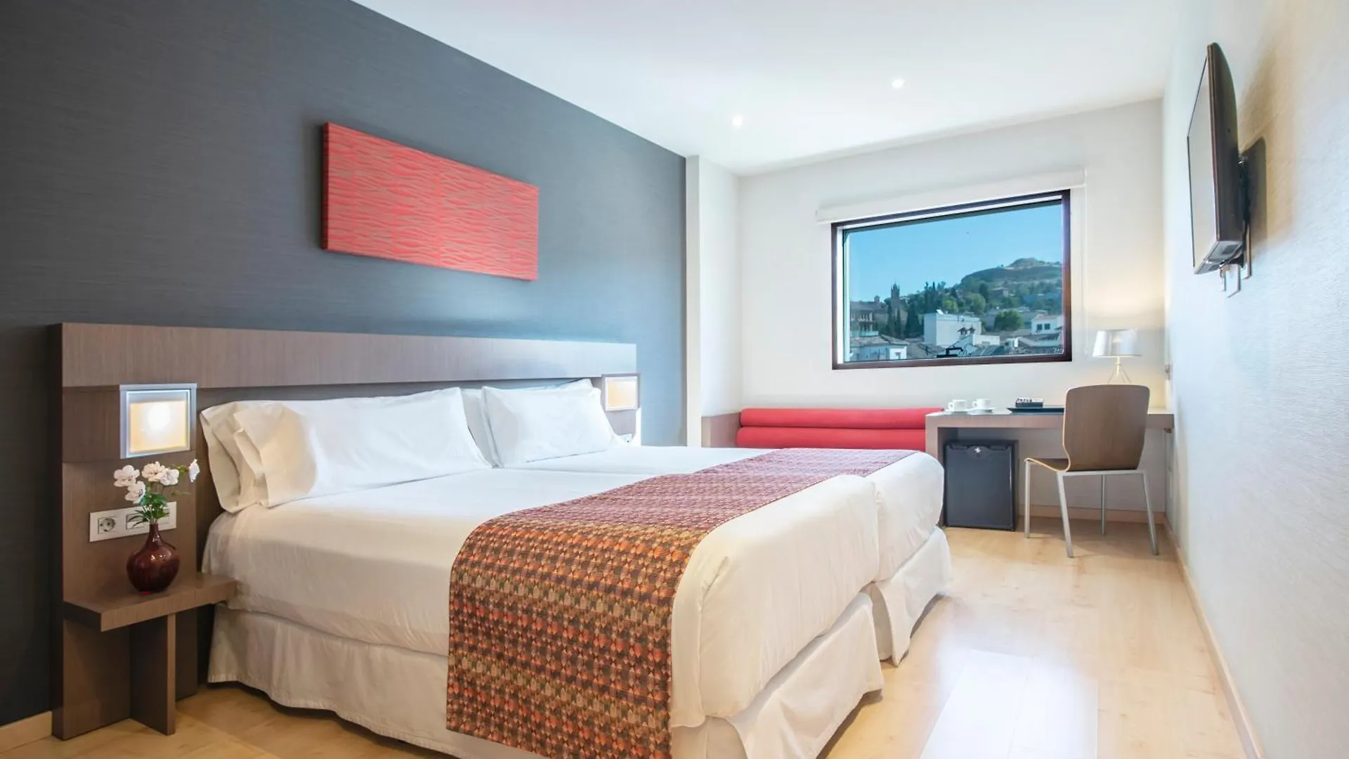 Hotel Granada By Pierre & Vacances contacts