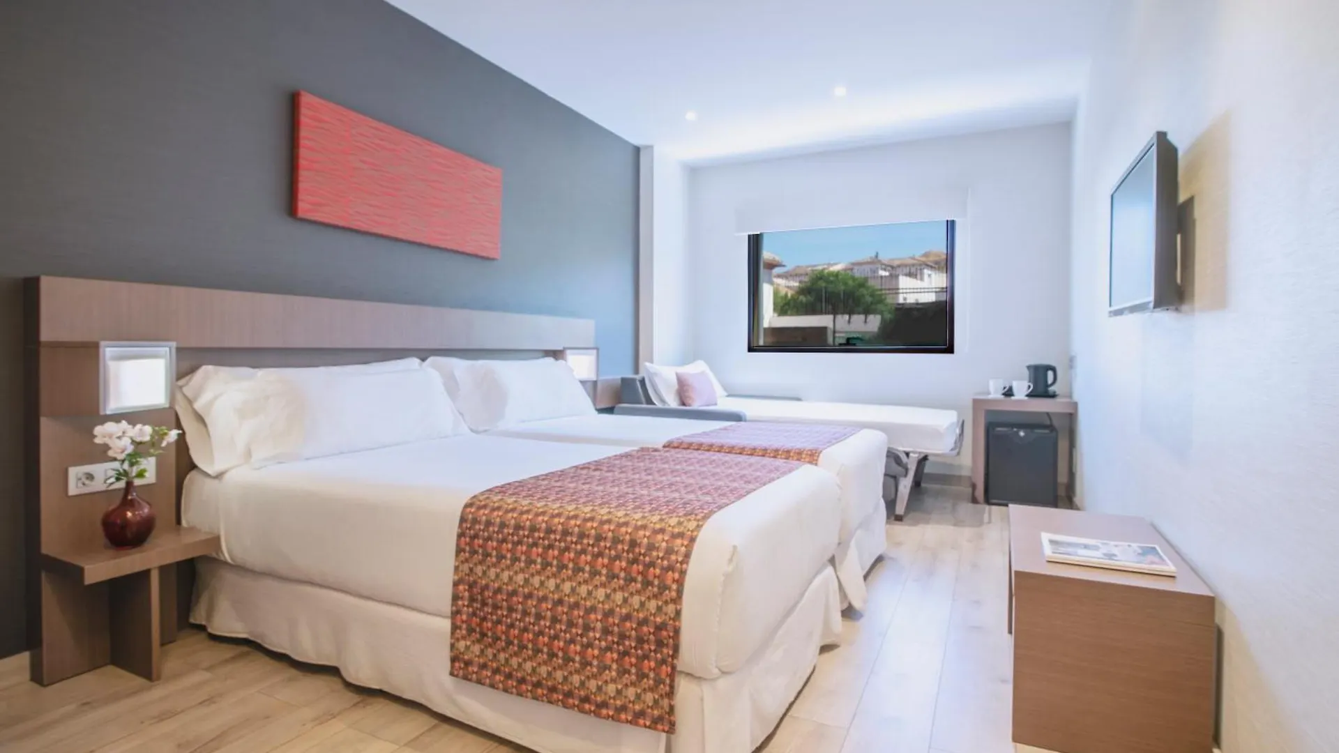 Hotel Granada By Pierre & Vacances