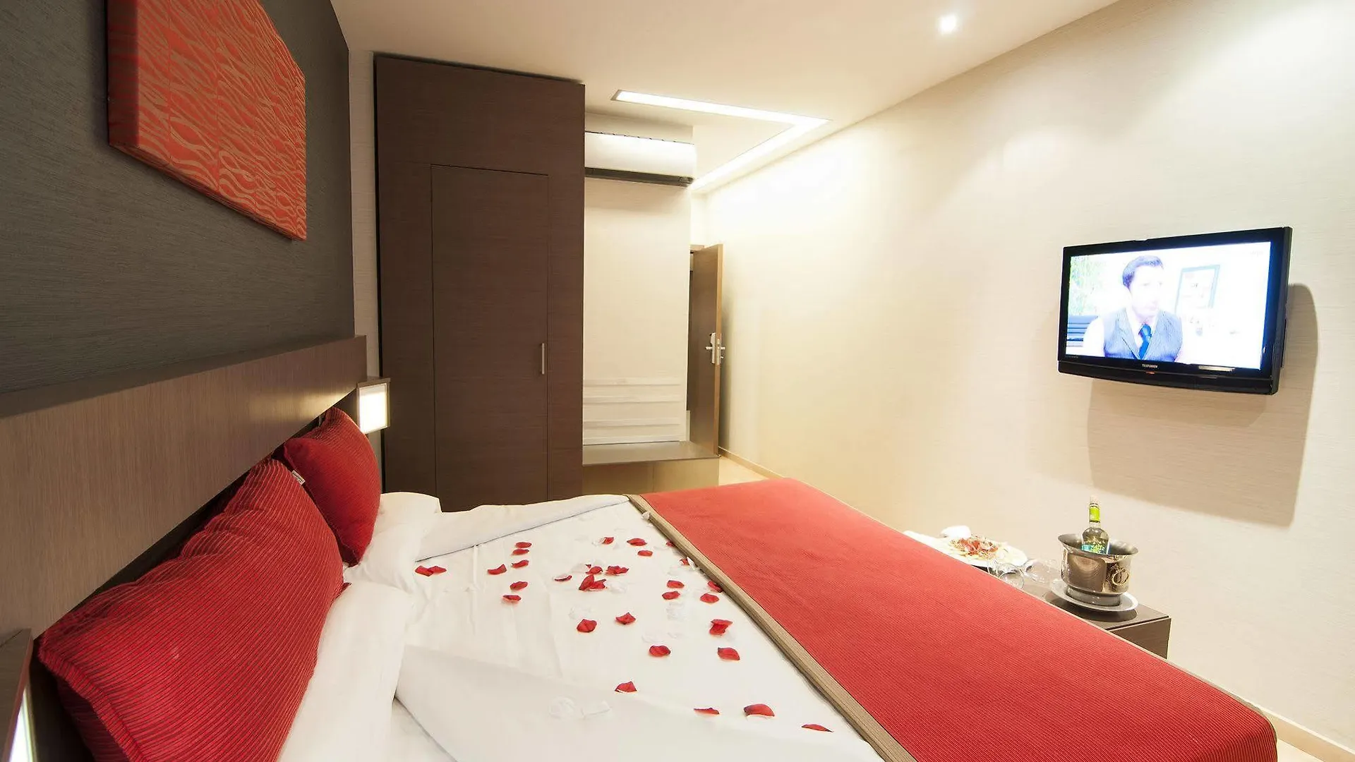 Hotel Granada By Pierre & Vacances 4*,  Spain